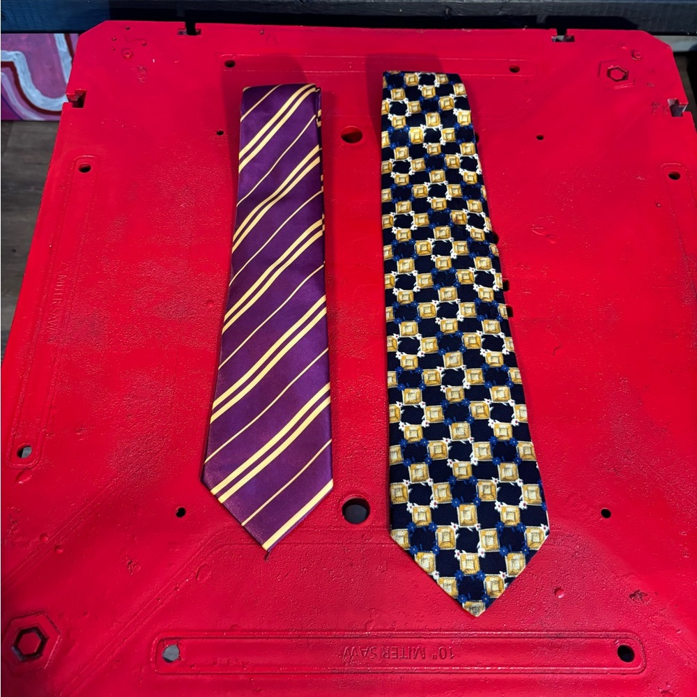 Elegant Purple and Gold Striped Tie